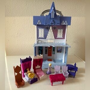 Disney Hasburo Frozen Dollhouse Playset with Furniture